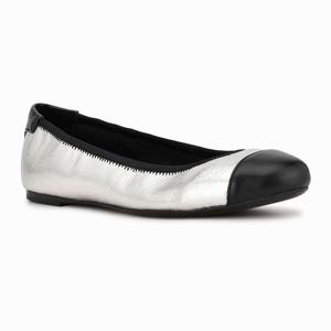 Nine West Capted Ballet Flats - Silver - Ireland (OI1042986)